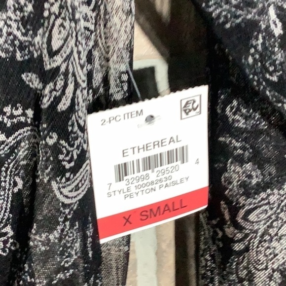 INC International Concept NEW - Sz XS - 2pc tank top and paisley mesh top layer - Picture 6 of 7